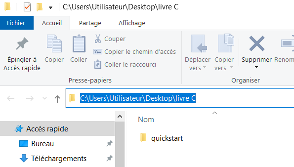 Astuce : cliquez sur la bare d’adresse et replacez le texte selectionné par ‘wsl’ et tapez sur Entree pour ouvrir wsl dans le répertoire courant.